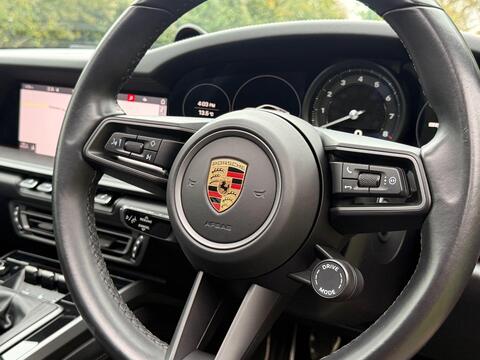 Porsche 911 view 29