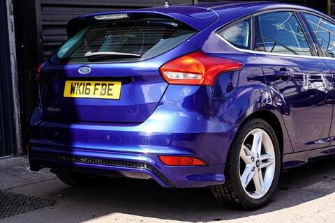 Ford Focus view 13