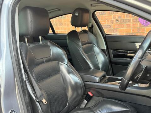 Jaguar XF view 11