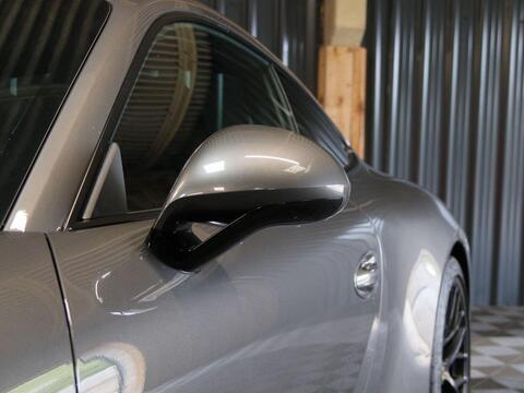 Porsche 911 view 6