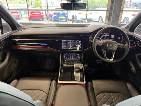 Audi SQ7 view 48