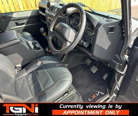 Land Rover Defender view 5