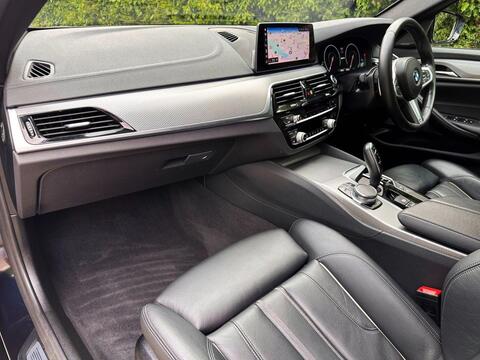 BMW 5 Series view 9