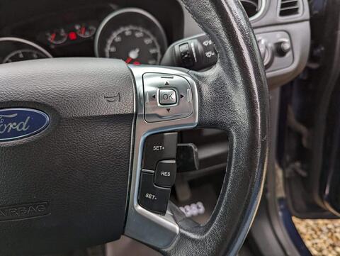 Ford Galaxy view 14
