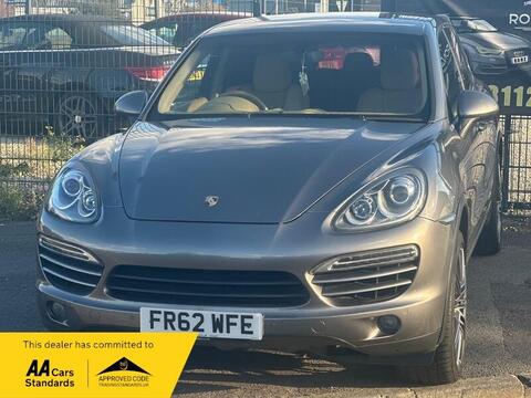Porsche Cayenne view 3