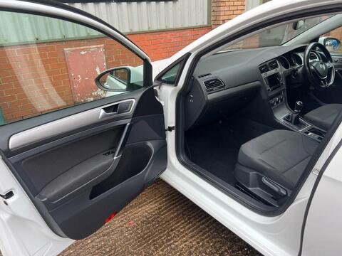 Volkswagen Golf view 18