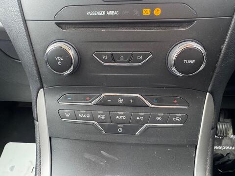 Ford S-Max view 18