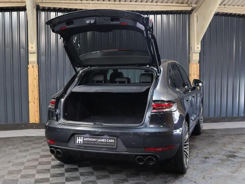 Porsche Macan view 15
