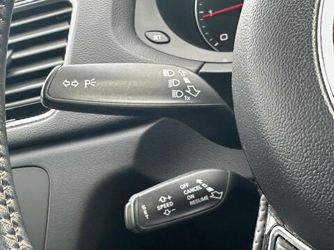 Audi Q3 view 17