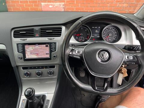Volkswagen Golf view 18