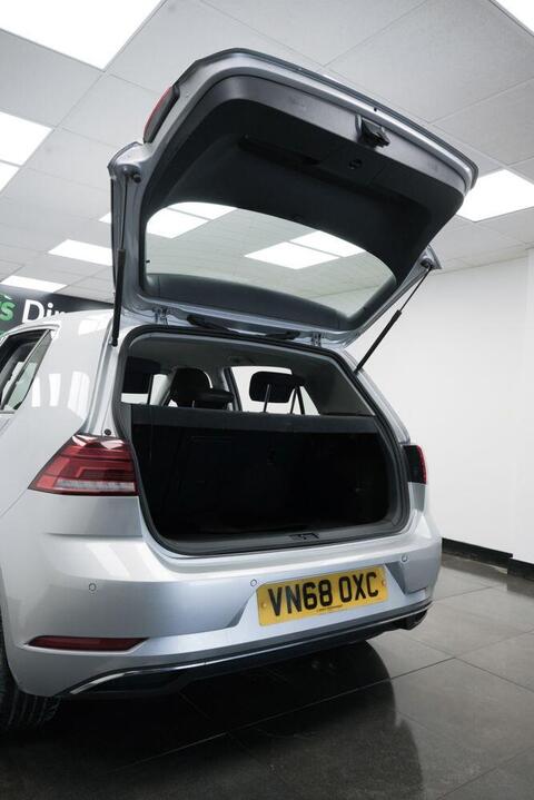 Volkswagen Golf view 5