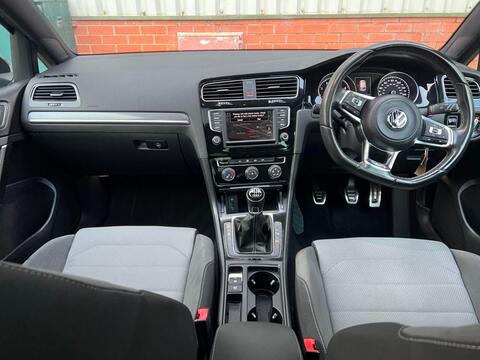 Volkswagen Golf view 17