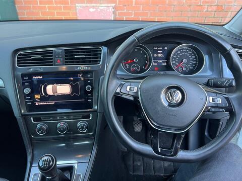 Volkswagen Golf view 23
