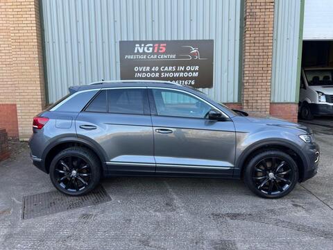 Volkswagen T-Roc view 2