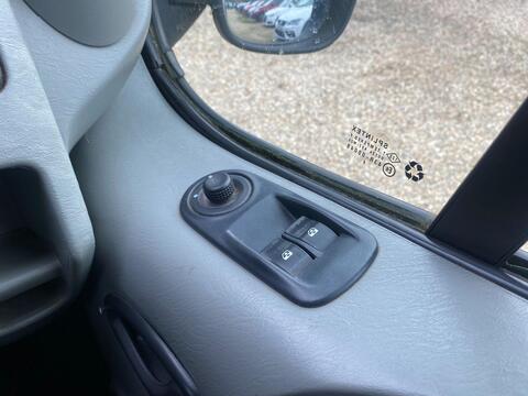 Vauxhall Vivaro view 17