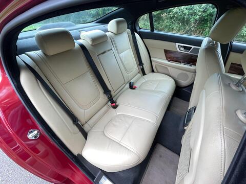 Jaguar XF view 39