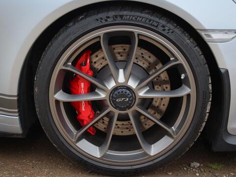 Porsche 911 view 120