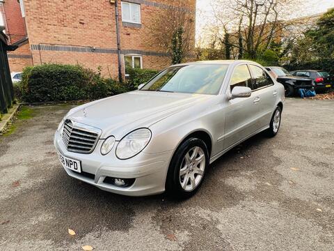 Mercedes-Benz E Class view 23