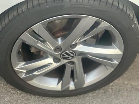 Volkswagen Golf view 17