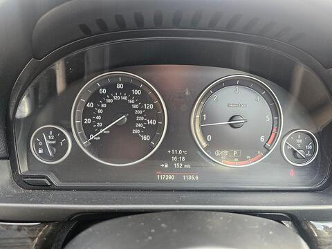BMW 5 Series view 11