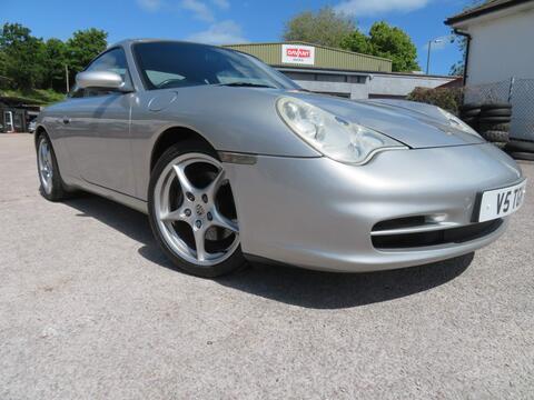 Porsche 911 view 3