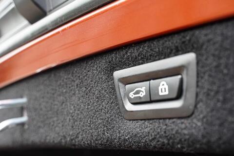 BMW 8 Series view 32