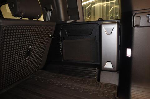 Land Rover Defender view 13