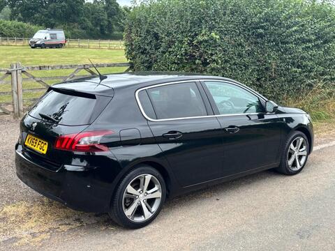 Peugeot 308 view 8