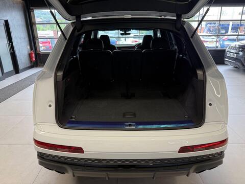 Audi SQ7 view 38