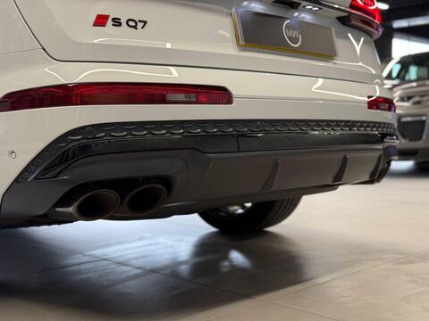 Audi SQ7 view 24