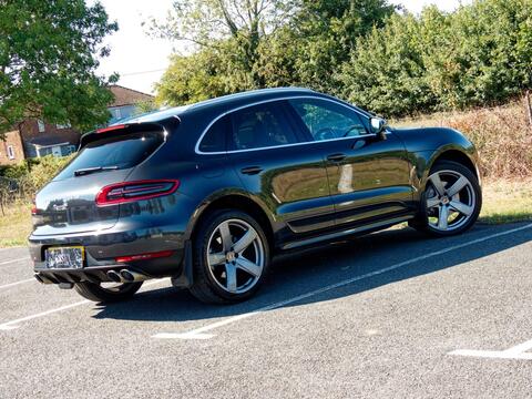Porsche Macan view 9