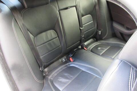 Jaguar Xe view 38