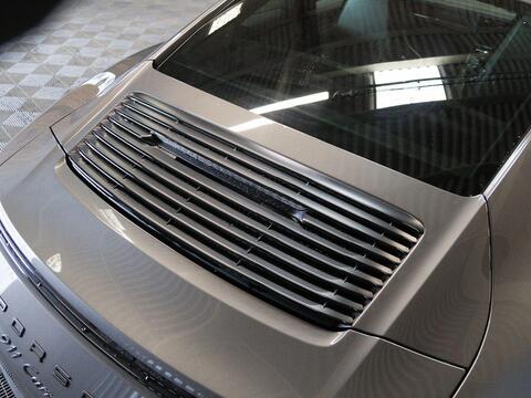 Porsche 911 view 39