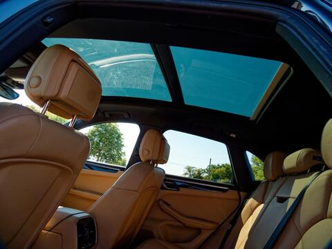 Porsche Macan view 44