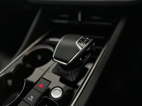 Volkswagen Touareg view 26