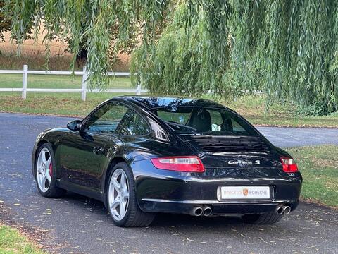 Porsche 911 view 39