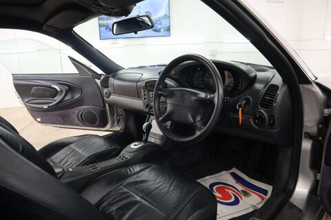 Porsche 911 view 3