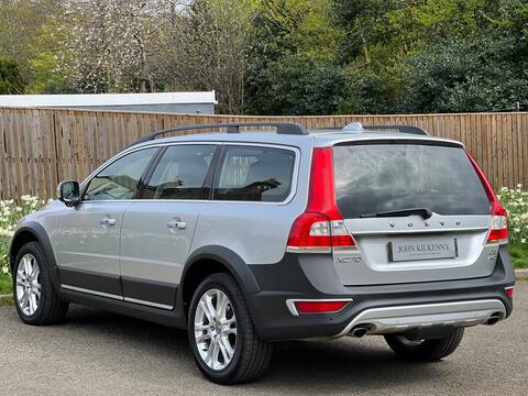 Volvo XC70 view 3