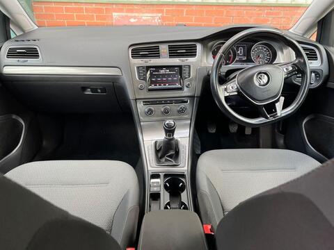 Volkswagen Golf view 18