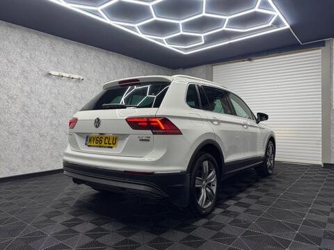 Volkswagen Tiguan view 10
