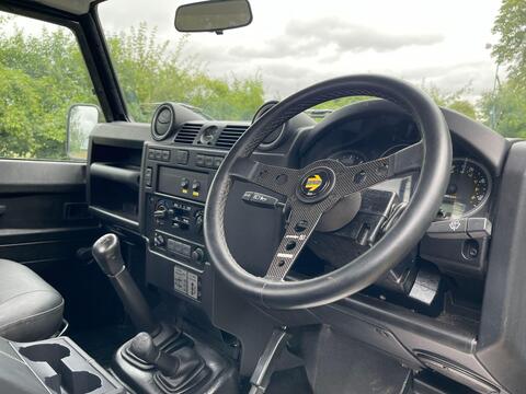 Land Rover Defender view 26