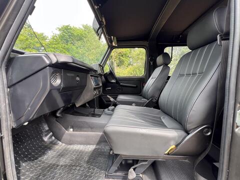 Mercedes-Benz G-Class view 3