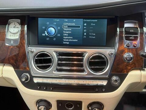 Rolls-Royce Ghost view 26