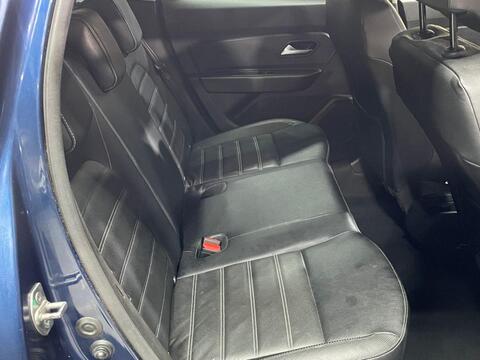 Dacia Duster view 35