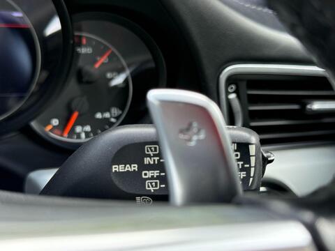 Porsche 911 view 31