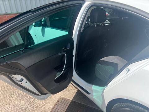 Vauxhall Insignia view 15