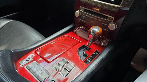 Lexus LS view 9