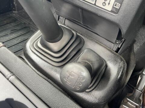Land Rover Defender view 29