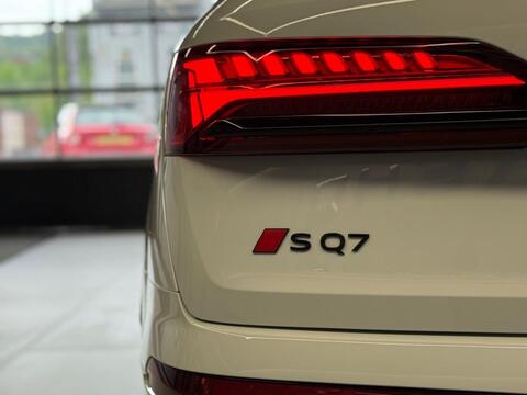 Audi SQ7 view 20