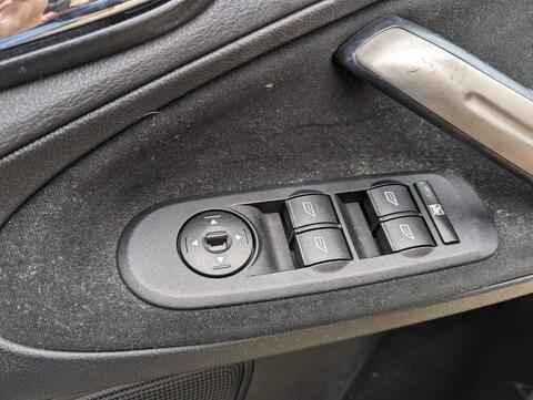 Ford Galaxy view 18
